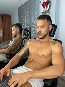 Snapshot of ARON_TAYLER01 chatting on 19, 12, 2024 ARON TAYLER01 online show from 19, 12, 2024