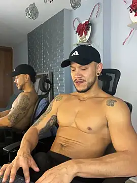 Snapshot of ARON_TAYLER01 chatting on 21, 12, 2024 ARON TAYLER01 online show from 21, 12, 2024