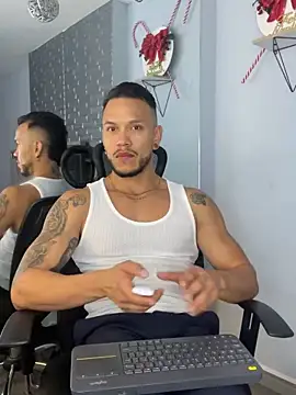 Snapshot of ARON_TAYLER01 chatting on 24, 12, 2024 ARON TAYLER01 online show from 24, 12, 2024