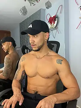 Snapshot of ARON_TAYLER01 chatting on 25, 12, 2024 ARON TAYLER01 online show from 25, 12, 2024