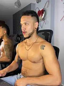 Snapshot of ARON_TAYLER01 chatting on 27, 12, 2024 ARON TAYLER01 online show from 27, 12, 2024