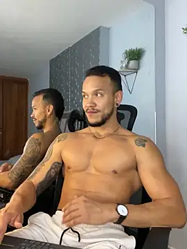 Snapshot of ARON_TAYLER01 chatting on 11, 1, 2025 ARON TAYLER01 online show from 11, 1, 2025