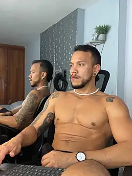 Snapshot of ARON_TAYLER01 chatting on 12, 1, 2025 ARON TAYLER01 online show from 12, 1, 2025