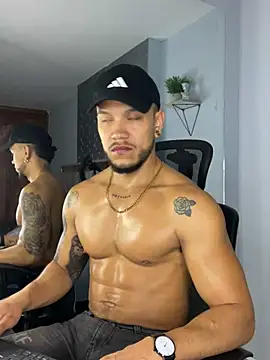 Snapshot of ARON_TAYLER01 chatting on 4, 2, 2025 ARON TAYLER01 online show from 4, 2, 2025