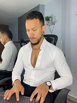 Snapshot of ARON_TAYLER01 chatting on 6, 2, 2025 ARON TAYLER01 online show from 6, 2, 2025