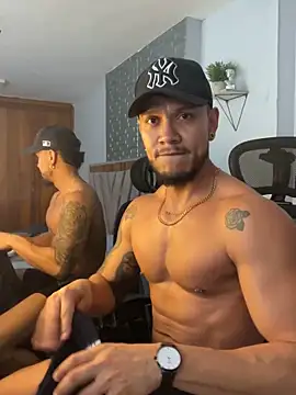 Snapshot of ARON_TAYLER01 chatting on 8, 2, 2025 ARON TAYLER01 online show from 8, 2, 2025