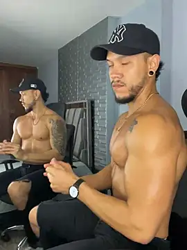 Snapshot of ARON_TAYLER01 chatting on 12, 2, 2025 ARON TAYLER01 online show from 12, 2, 2025