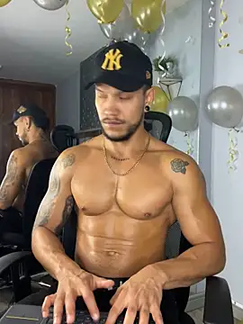 Snapshot of ARON_TAYLER01 chatting on 1, 3, 2025 ARON TAYLER01 online show from 1, 3, 2025