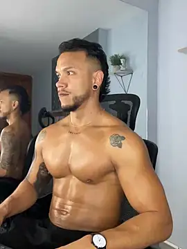 Snapshot of ARON_TAYLER01 chatting on 4, 3, 2025 ARON TAYLER01 online show from 4, 3, 2025