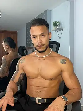 Snapshot of ARON_TAYLER01 chatting on 9, 3, 2025 ARON TAYLER01 online show from 9, 3, 2025