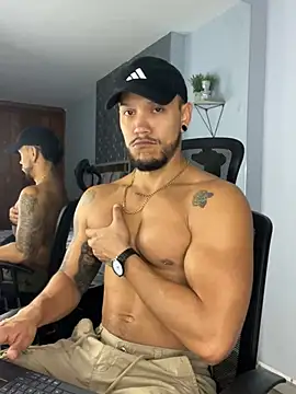 Snapshot of ARON_TAYLER01 chatting on 15, 3, 2025 ARON TAYLER01 online show from 15, 3, 2025