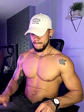 Snapshot of ARON_TAYLER01 chatting on 25, 9, 2025 ARON TAYLER01 online show from 25, 9, 2025