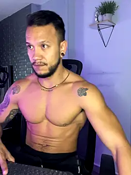 Snapshot of ARON_TAYLER01 chatting on 26, 9, 2025 ARON TAYLER01 online show from 26, 9, 2025