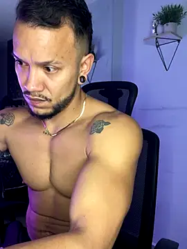 Snapshot of ARON_TAYLER01 chatting on 28, 9, 2025 ARON TAYLER01 online show from 28, 9, 2025