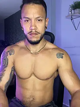 Snapshot of ARON_TAYLER01 chatting on 4, 10, 2025 ARON TAYLER01 online show from 4, 10, 2025