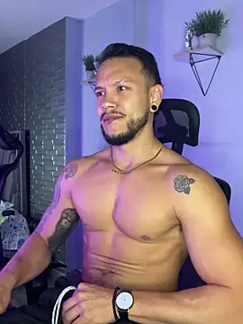 Snapshot of ARON_TAYLER01 chatting on 15, 10, 2025 ARON TAYLER01 online show from 15, 10, 2025