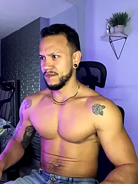 Snapshot of ARON_TAYLER01 chatting on 16, 10, 2025 ARON TAYLER01 online show from 16, 10, 2025