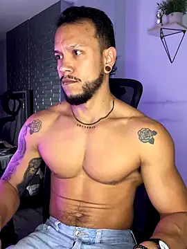 Snapshot of ARON_TAYLER01 chatting on 21, 10, 2025 ARON TAYLER01 online show from 21, 10, 2025