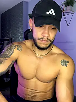 Snapshot of ARON_TAYLER01 chatting on 24, 10, 2025 ARON TAYLER01 online show from 24, 10, 2025