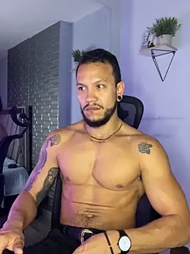 Snapshot of ARON_TAYLER01 chatting on 29, 10, 2025 ARON TAYLER01 online show from 29, 10, 2025