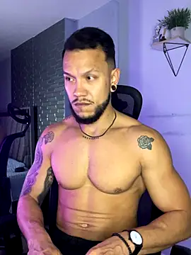 Snapshot of ARON_TAYLER01 chatting on 31, 10, 2025 ARON TAYLER01 online show from 31, 10, 2025