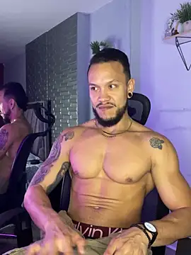 Snapshot of ARON_TAYLER01 chatting on 6, 11, 2025 ARON TAYLER01 online show from 6, 11, 2025