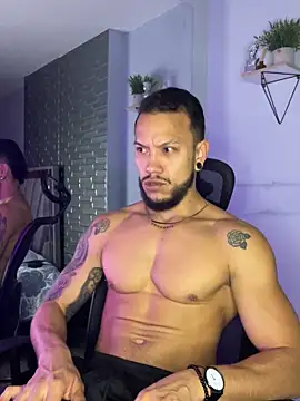 Snapshot of ARON_TAYLER01 chatting on 7, 11, 2025 ARON TAYLER01 online show from 7, 11, 2025