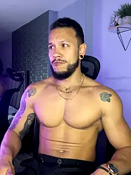 Snapshot of ARON_TAYLER01 chatting on 9, 11, 2025 ARON TAYLER01 online show from 9, 11, 2025