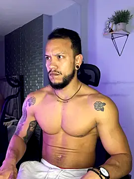 Snapshot of ARON_TAYLER01 chatting on 12, 11, 2025 ARON TAYLER01 online show from 12, 11, 2025