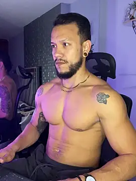 Snapshot of ARON_TAYLER01 chatting on 13, 11, 2025 ARON TAYLER01 online show from 13, 11, 2025