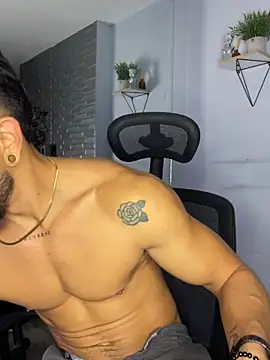 Snapshot of ARON_TAYLER01 chatting on 15, 11, 2025 ARON TAYLER01 online show from 15, 11, 2025