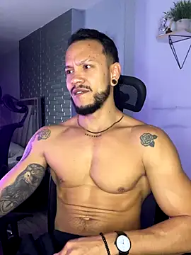 Snapshot of ARON_TAYLER01 chatting on 21, 11, 2025 ARON TAYLER01 online show from 21, 11, 2025