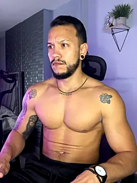 Snapshot of ARON_TAYLER01 chatting on 22, 11, 2025 ARON TAYLER01 online show from 22, 11, 2025