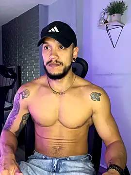 Snapshot of ARON_TAYLER01 chatting on 25, 11, 2025 ARON TAYLER01 online show from 25, 11, 2025