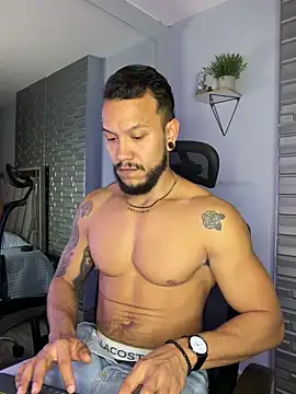 ARON TAYLER01 online show from 23, 12, 2025