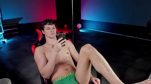 Snapshot of dirty-boss chatting on 19, 4, 2026 dirty-boss online show from 19, 4, 2026