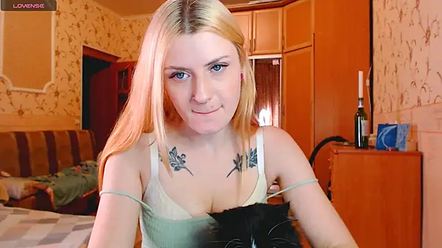 MarySweetness online show from 12, 2, 2025