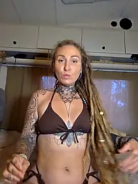 Snapshot of Mira-Grey89 chatting on 4, 7, 2026 Mira-Grey89 online show from 4, 7, 2026
