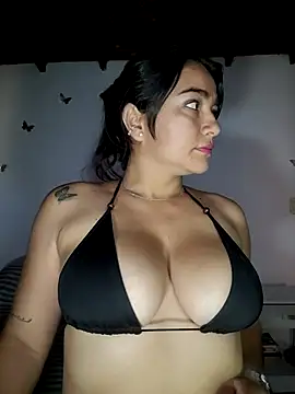 Snapshot of alison_villalobo chatting on 12, 4, 2026 alison villalobo online show from 12, 4, 2026