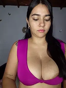 Snapshot of alison_villalobo chatting on 13, 6, 2026 alison villalobo online show from 13, 6, 2026