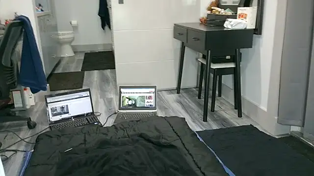 Snapshot of Smalldickcaged chatting on 9, 5, 2026 Smalldickcaged online show from 9, 5, 2026