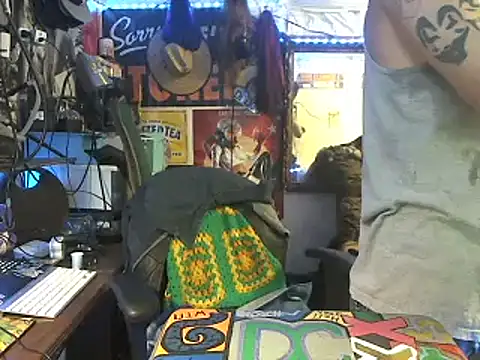 Snapshot of CloudDadddyyy420 chatting on 10, 9, 2025 CloudDadddyyy420 online show from 10, 9, 2025