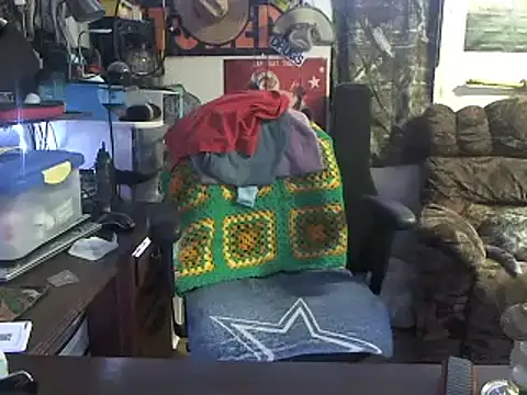 Snapshot of CloudDadddyyy420 chatting on 25, 9, 2025 CloudDadddyyy420 online show from 25, 9, 2025