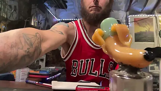 Snapshot of CloudDadddyyy420 chatting on 28, 10, 2025 CloudDadddyyy420 online show from 28, 10, 2025