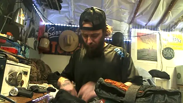 Snapshot of CloudDadddyyy420 chatting on 29, 10, 2025 CloudDadddyyy420 online show from 29, 10, 2025