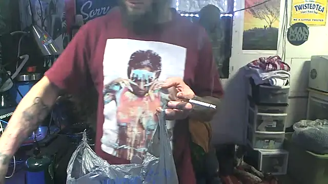 Snapshot of CloudDadddyyy420 chatting on 10, 11, 2025 CloudDadddyyy420 online show from 10, 11, 2025