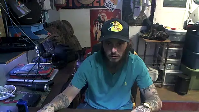 Snapshot of CloudDadddyyy420 chatting on 18, 11, 2025 CloudDadddyyy420 online show from 18, 11, 2025