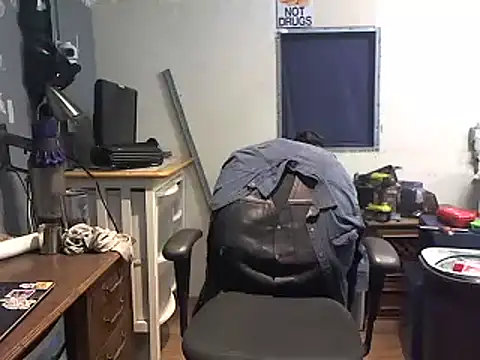 Snapshot of CloudDadddyyy420 chatting on 8, 3, 2026 CloudDadddyyy420 online show from 8, 3, 2026