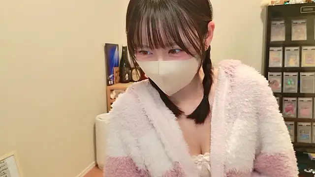 Snapshot of HIKARI_x0 chatting on 17, 4, 2026 HIKARI x0 online show from 17, 4, 2026