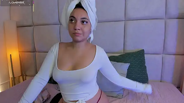 Snapshot of Sooffii_1 chatting on 16, 12, 2025 Sooffii 1 online show from 16, 12, 2025